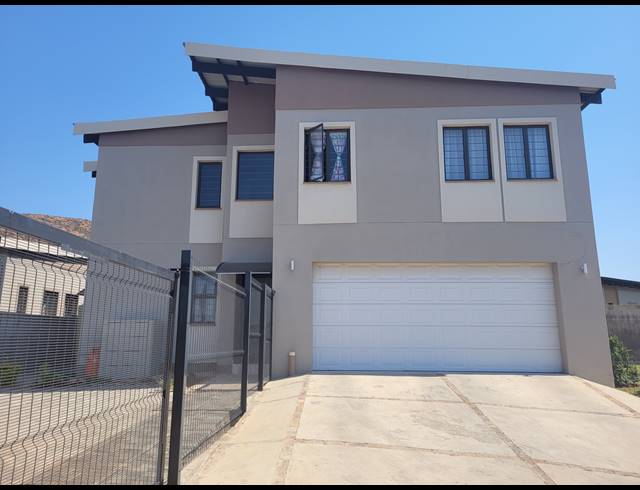 4 BEDROOM SECTIONAL TITLE TO LET IN DONKERHOEK AH